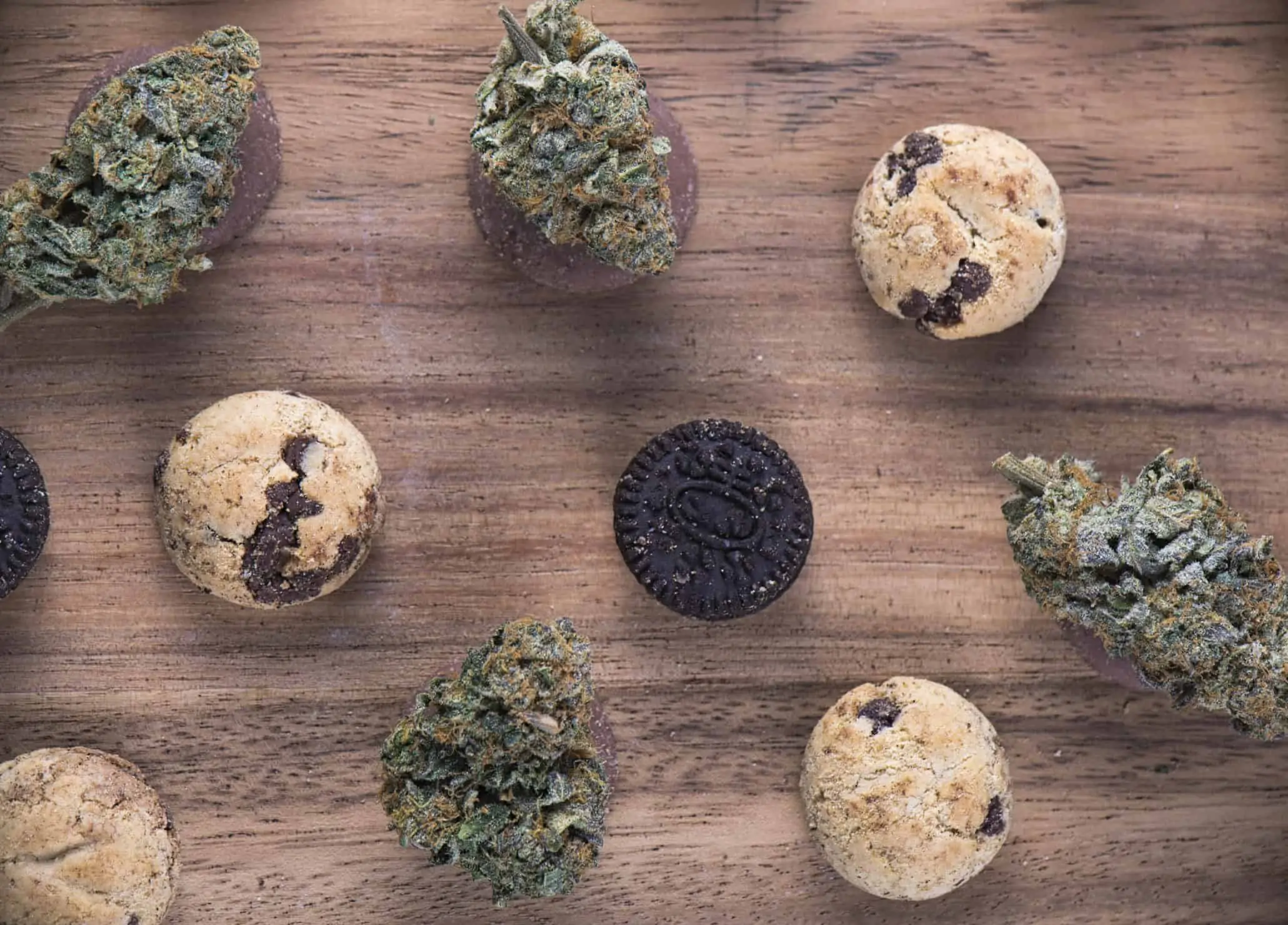Best cookie strains for new marijuana users. Marijuana buds and cookies.