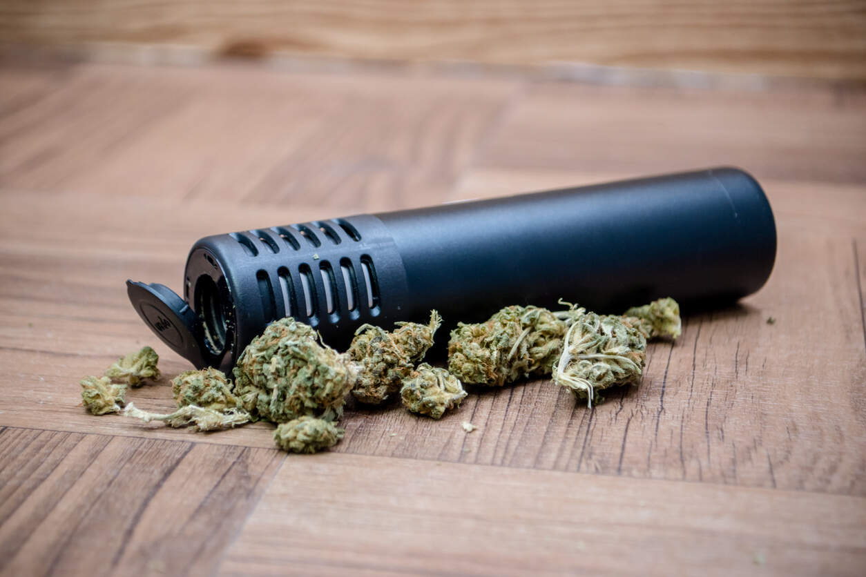 The Benefits of the Desktop Cannabis Vaporizer